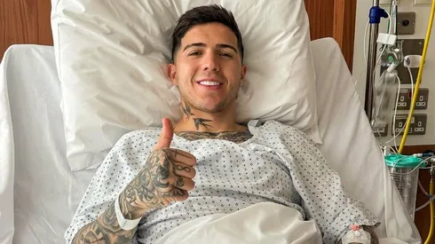 Enzo Fernández no soportó más los dolores y se sometió a una operación.