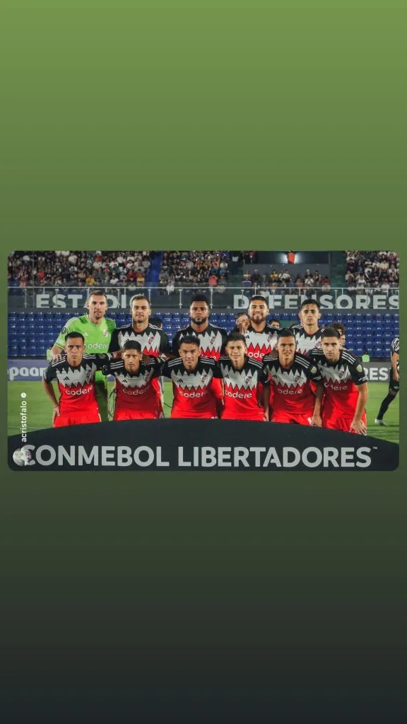 La publicación de Andrés Herrara en redes tras las críticas que recibe por su mal nivel en River. “Todos juntos”, parece decir (FOTO: Instagram/@andresherrera4) .