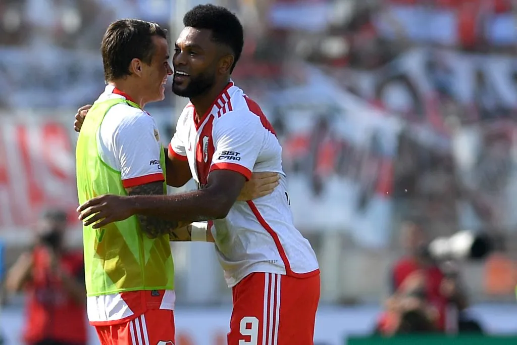 Borja y Fonseca festejaron el 1-0 de River que terminó quedando en el olvido.