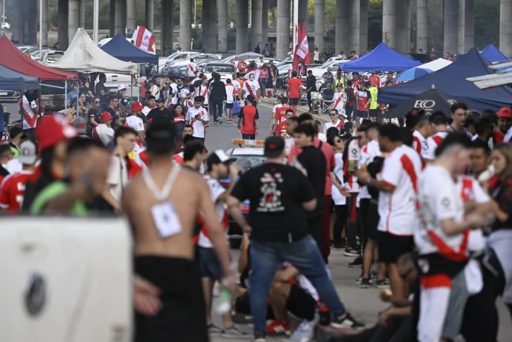 Los hinchas de River ingresando al Kempes ante Boca.