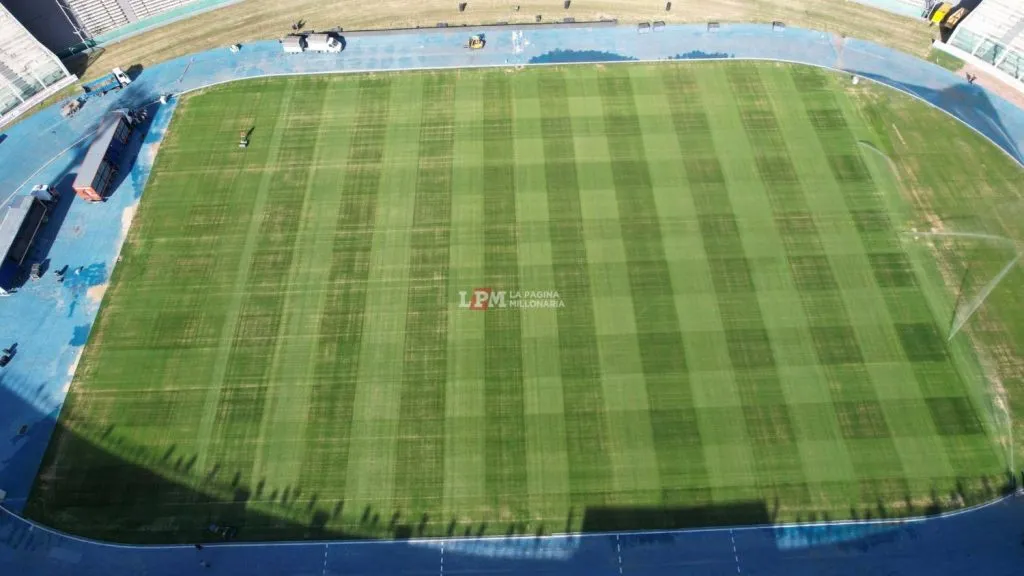 Así está el campo de juego del Kempes. (Fotos: LPM).