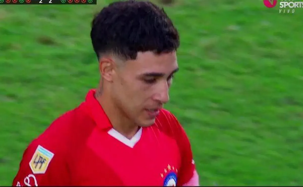 Santiago Montiel erró su penal