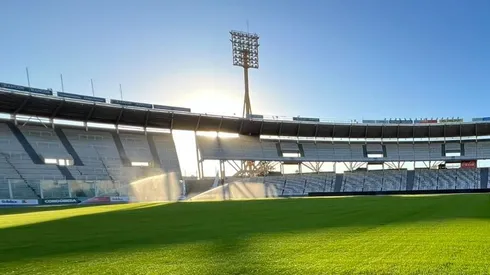 Así luce el campo de juego del Estadio Mario Alberto Kempes.
