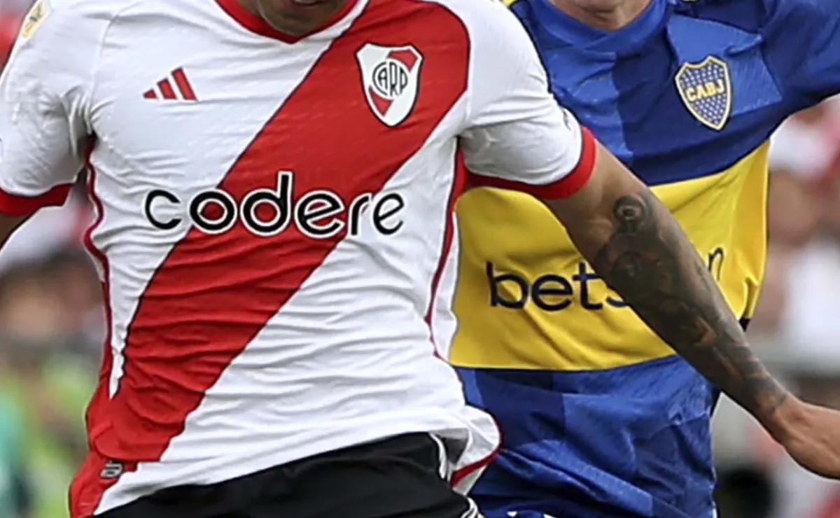 River y Boca empiezan a jugar el superclásico.