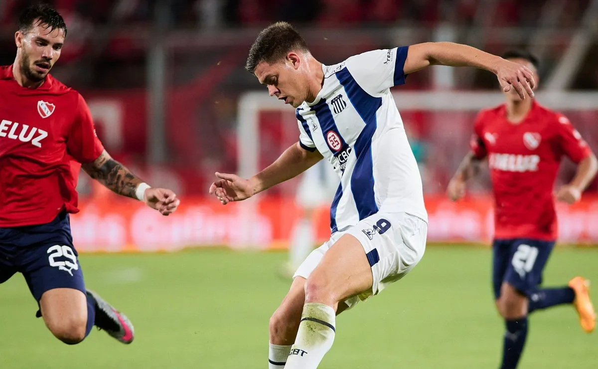 El ex nueve de River explotó tras quedar eliminado. (Foto: Prensa Talleres).