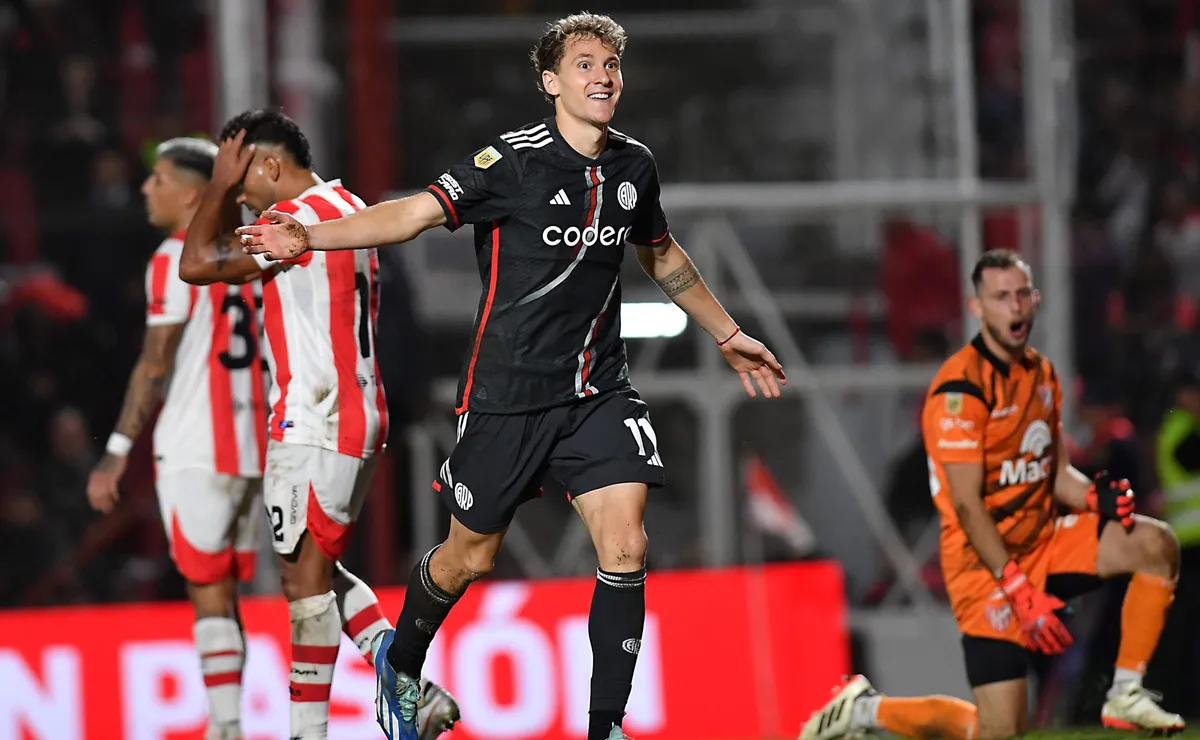 Colidio metió un hat trick y le dio la clasificación a River.