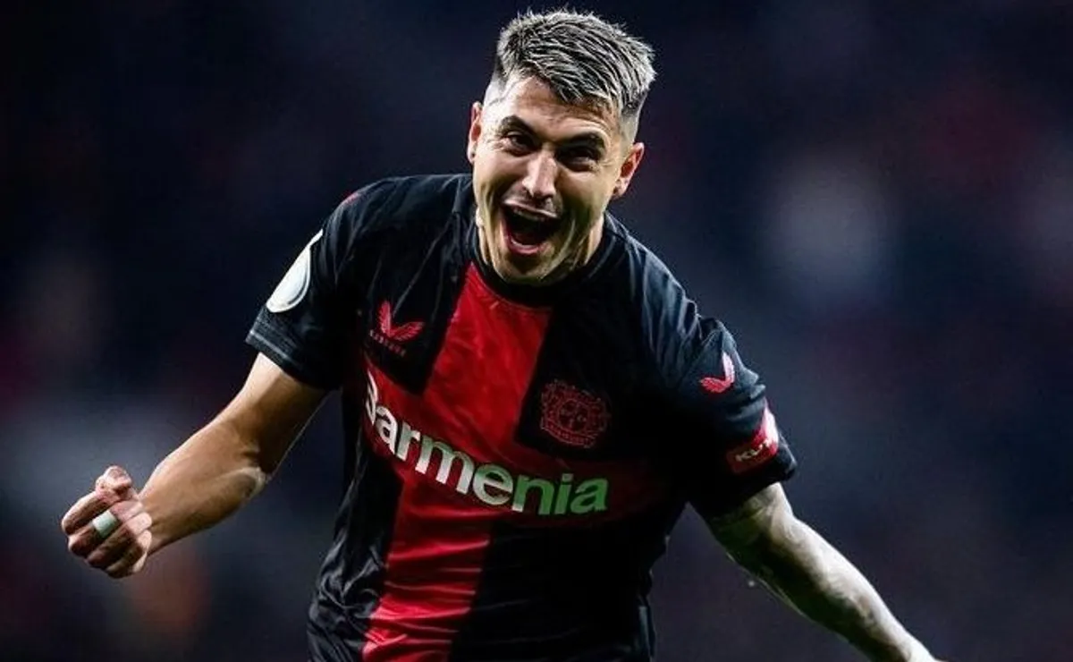 Exequiel Palacios gritó campeón.