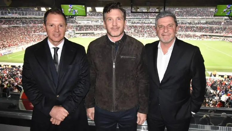 Domínguez visitó el Monumental.