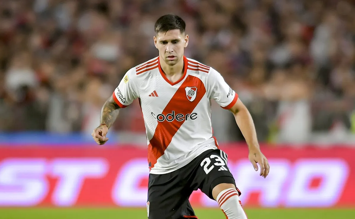 El plantel le dio su apoyo a Rodrigo Villagra.