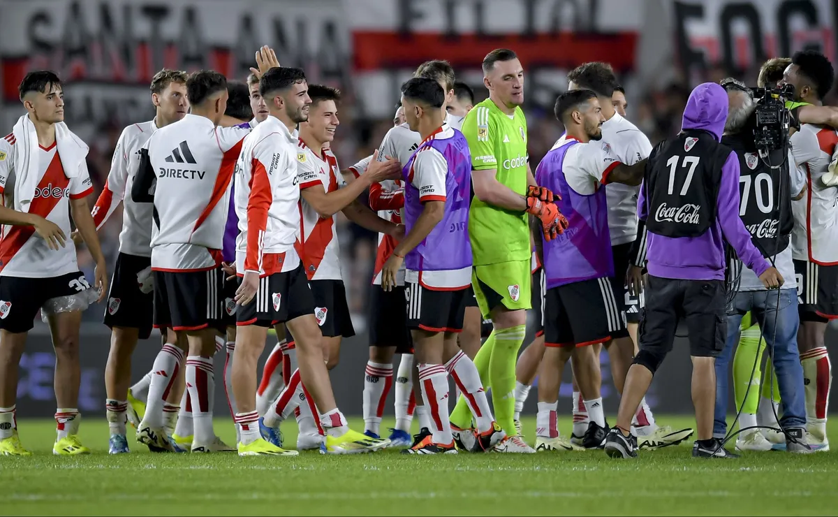 Demichelis espera a Pablo Solari hasta el final.