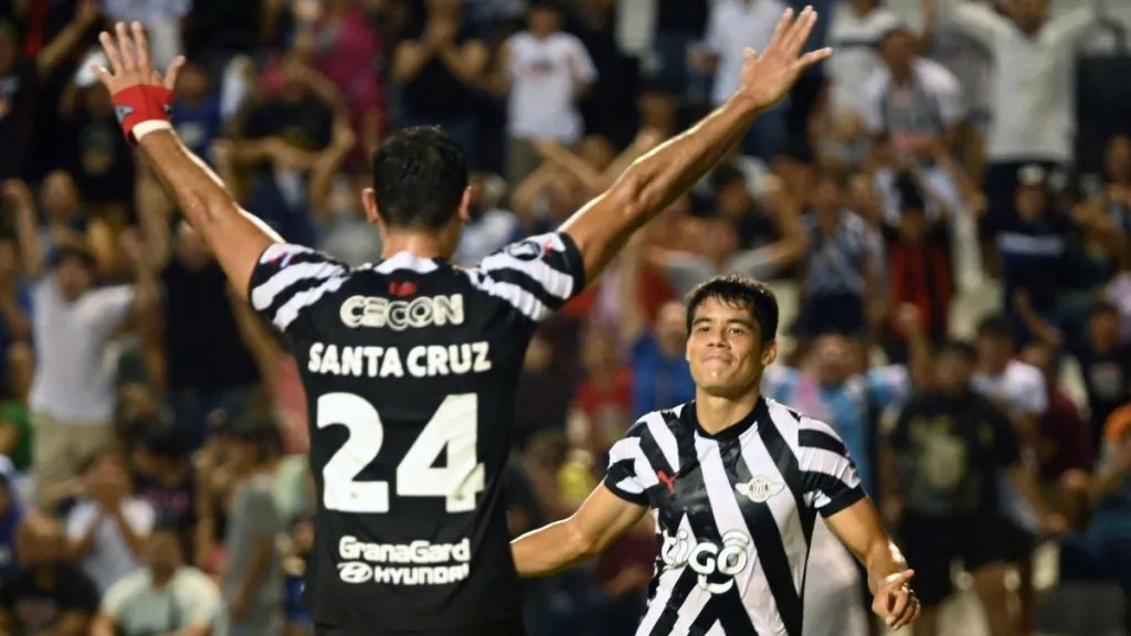 Libertad venció a Táchira y trepó a la punta del Grupo H