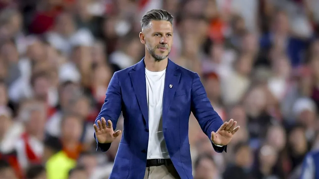 Demichelis termina de delinear el once vs. Nacional.