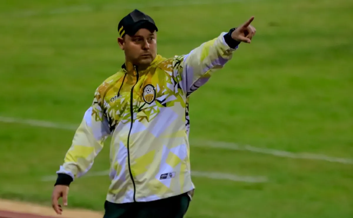 Sarago, técnico de Deportivo Táchira. Foto: Prensa Táchira.