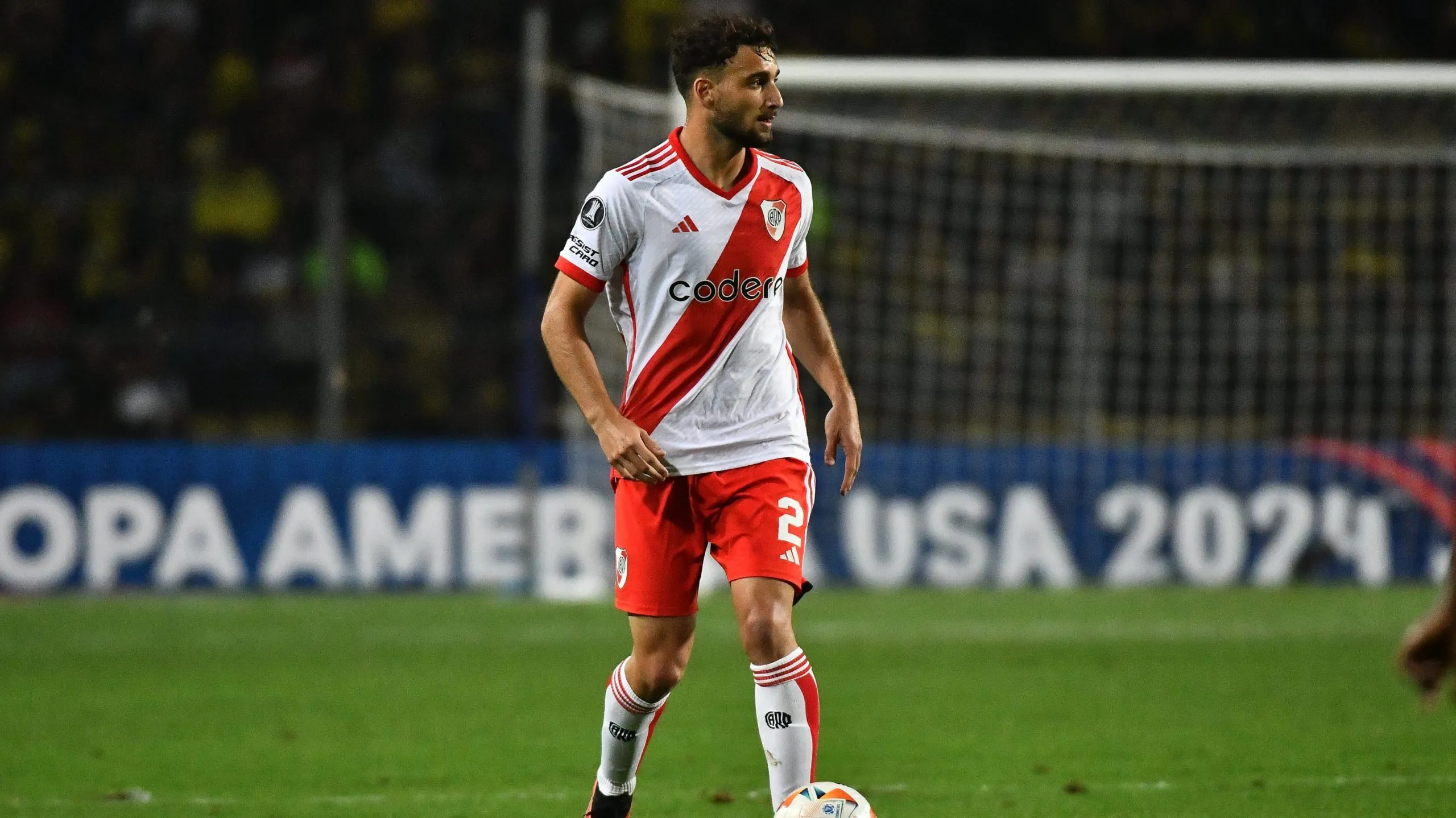 Boselli tiene una dura tarea en el lateral derecho. (Prensa River)