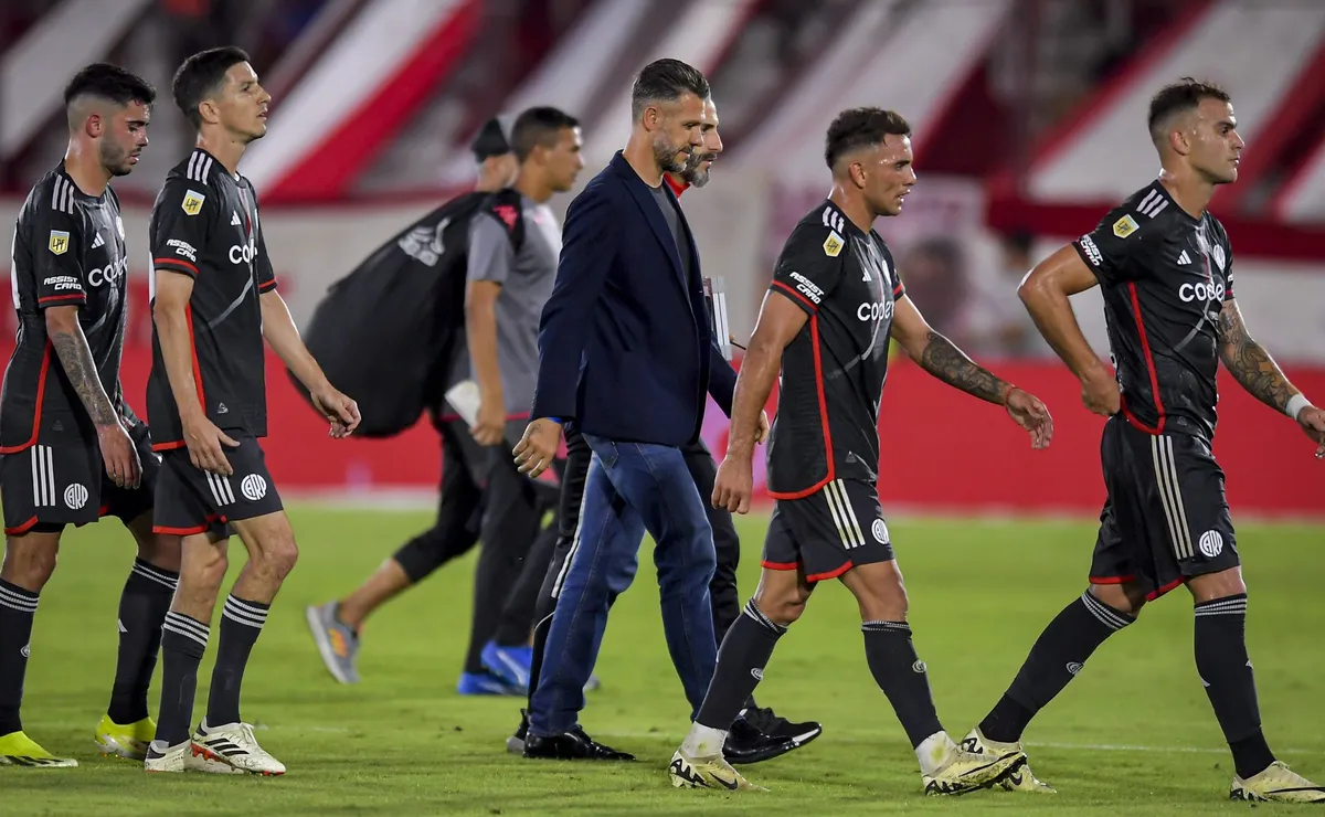 Demichelis define el once incial.