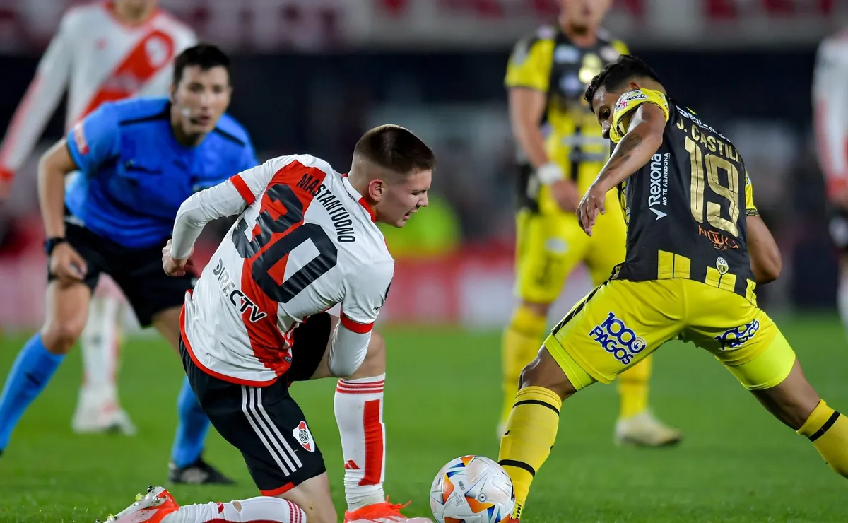 Mastantuono la rompió ante Táchira.