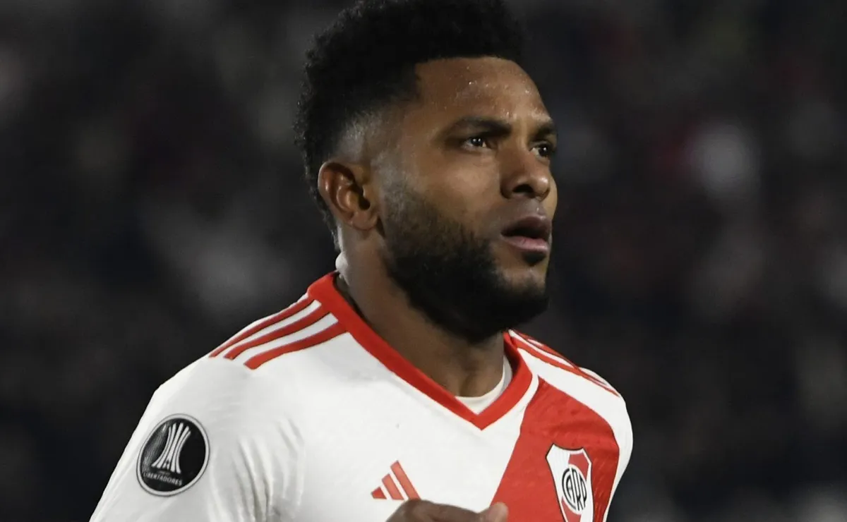 El Colibrí abrió la cuenta en el Monumental.