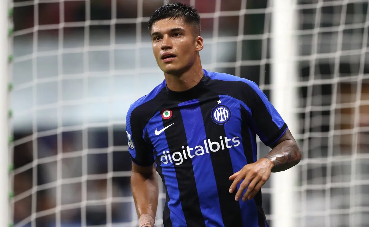 El Millonario inicio sondeos por el delantero del Inter.