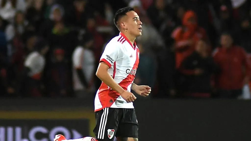 Esequiel Barcose va de River.