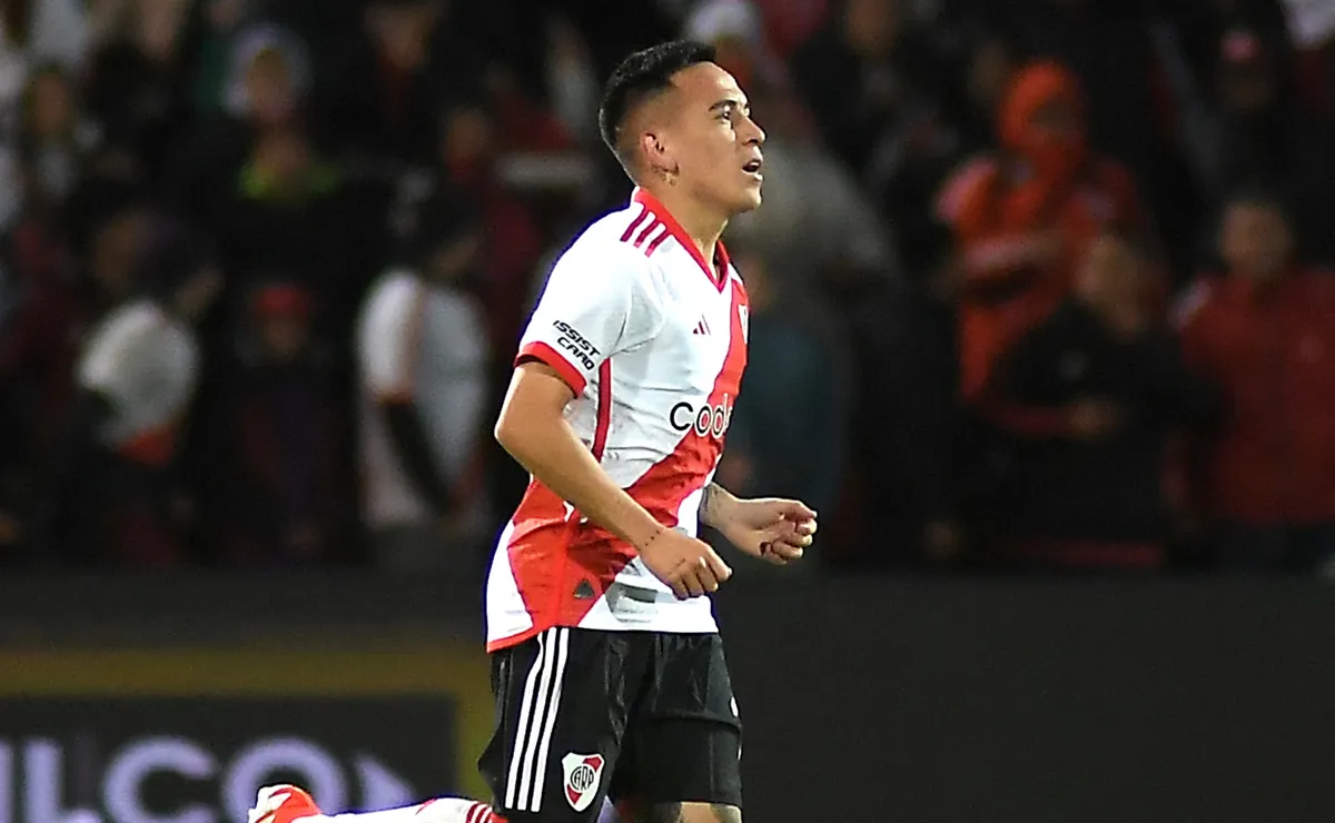 Esequiel Barcose va de River.