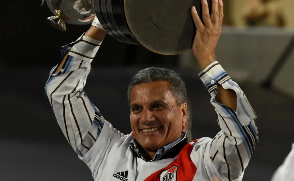 Enrique se mostró muy enojado con el plantel. (Prensa River)