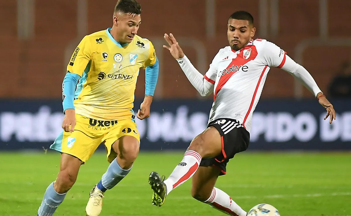 Finalmente David Martínez no jugará en Pumas y tiene otros sondeos.