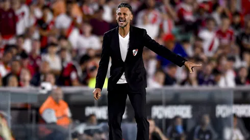 En medio de las críticas, Demichelis insiste por la llegada de un volante.