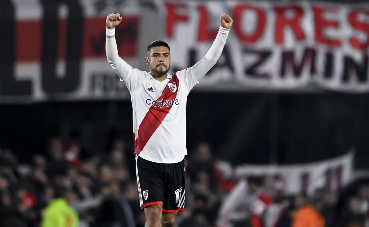 Paulo Díaz no se va. El chileno seguirá en el Más Grande.