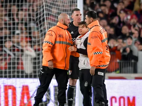 Sancionaron al hincha de River que ingresó al campo de juego para abrazar a Armani