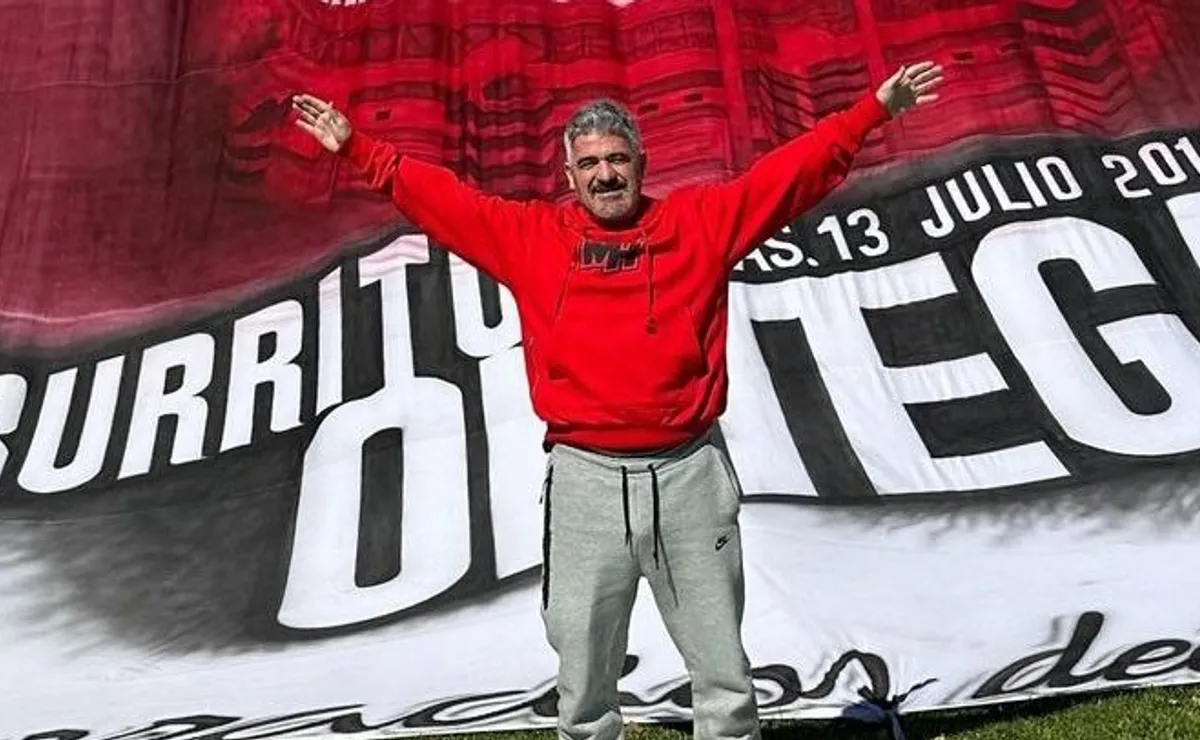 El Burrito Ortega recibió un regalo particular: "Te amo, River de mi alma"