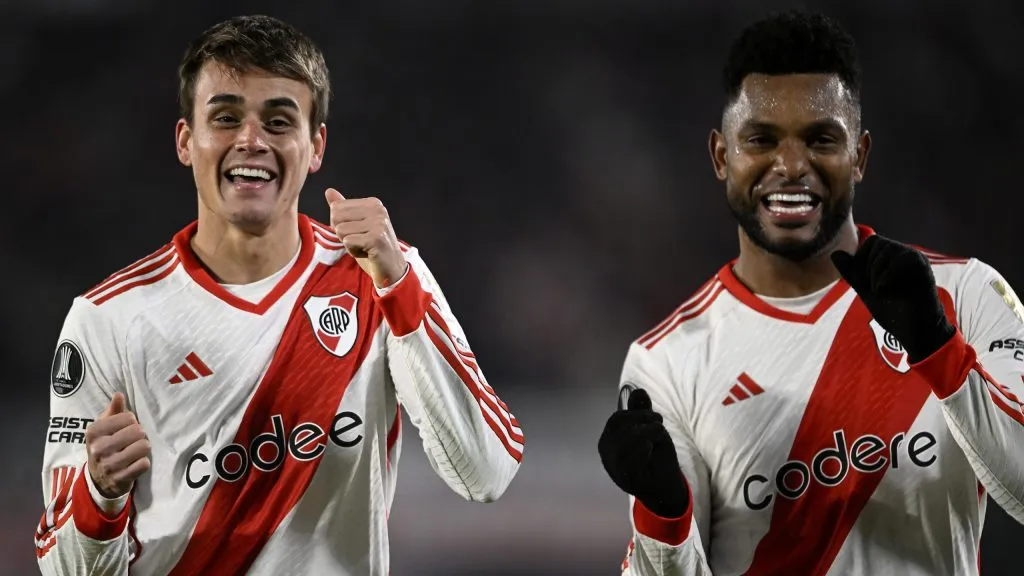 Festejo con baile incluído para Borja junto a Fonseca. (Foto: LPM / Diego Haliasz).