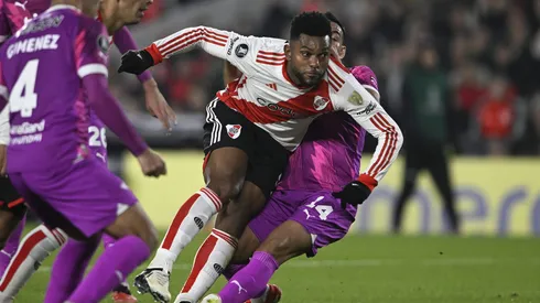 El Colibrí marcó un doblete y se llevó una ovación del Monumental.