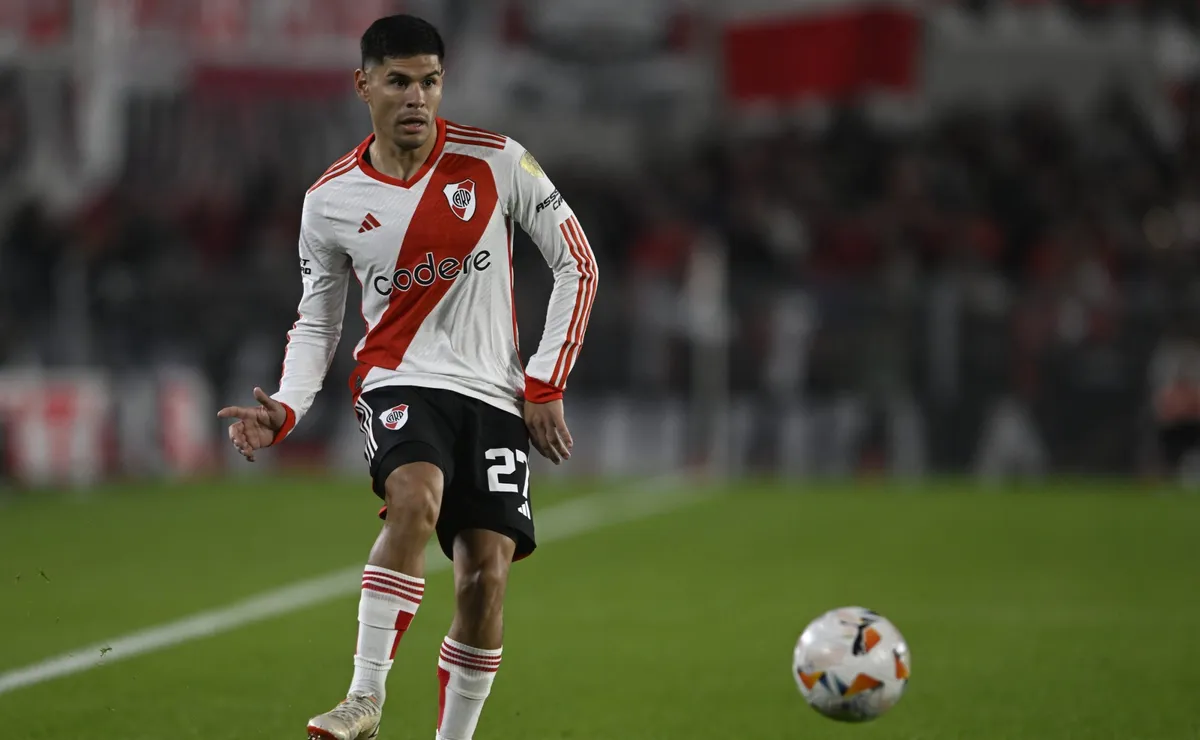 Agustín Sant'Anna tiene todo arreglado con Bragantino, pero el pase corre riesgo.