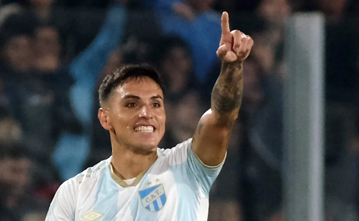 El verdugo de Boca que sueña con jugar en River.