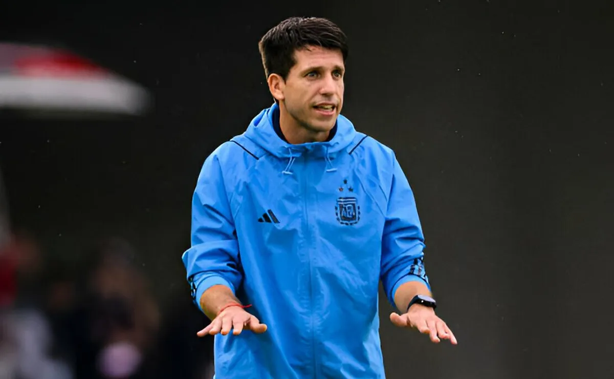 El ex River Diego Placente es el DT de la Selección Sub 20.