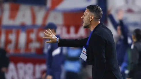 Demichelis dando indicaciones en el partido ante Nacional. (Foto: Getty).