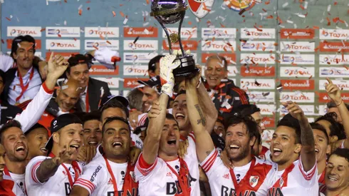 Fernando Cavenaghi celebrando uno de sus tantos títulos en River.