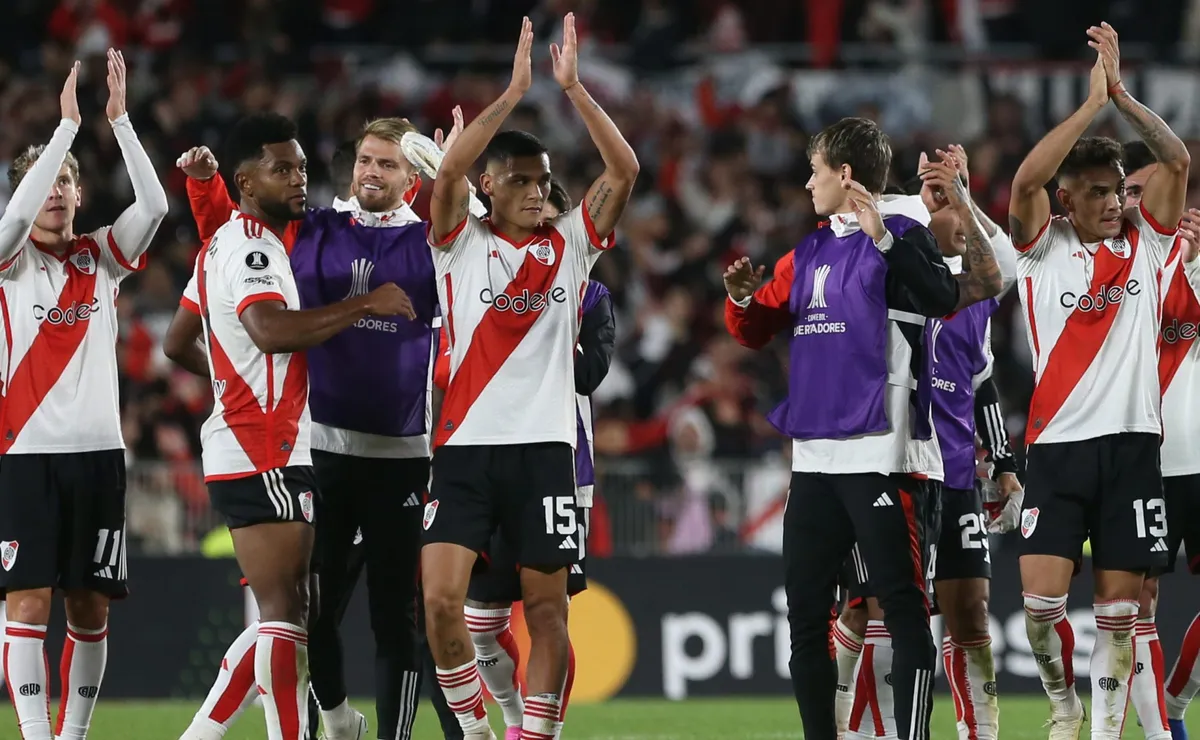Los jugadores de River, alegres por una victoria.