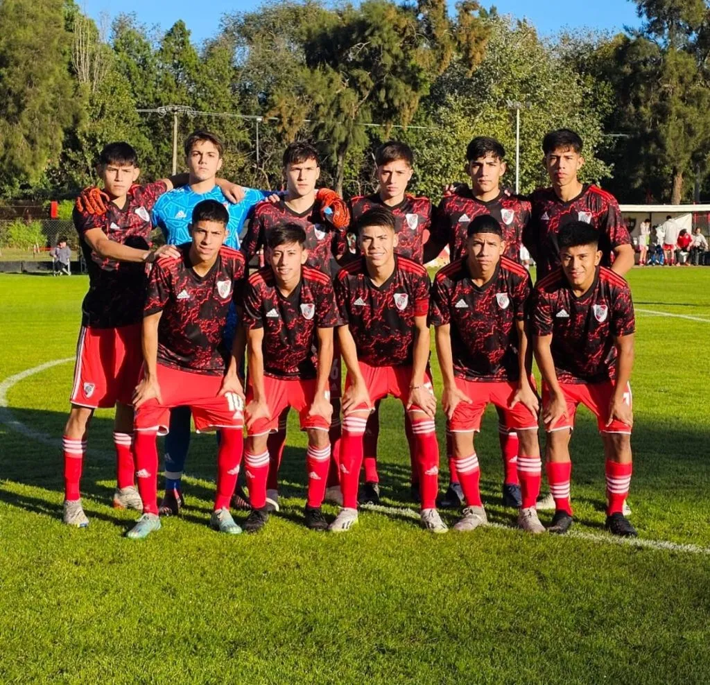 Los once titulares de River que vencieron a Newell’s en Séptima División.