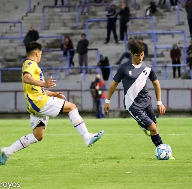 Oliva jugó también en Alvarado, Estudiantes de La Plata y Boca Unidos, entre otros.
