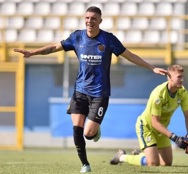 Carboni no llegó a debutar en la Primera del Inter: solo jugó en el equipo filial.