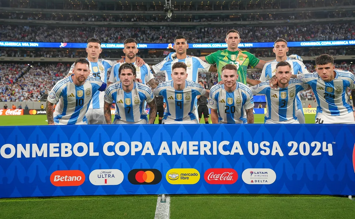 La Selección Argentina tiene equipo confirmado para jugar contra Perú. (Foto: @Argentina).