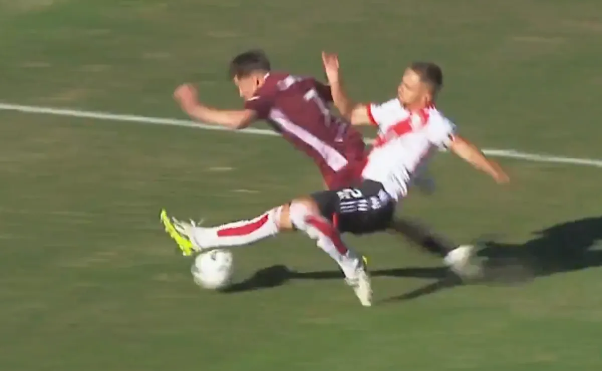 Polémica en el partido de Reserva ante Lanús.