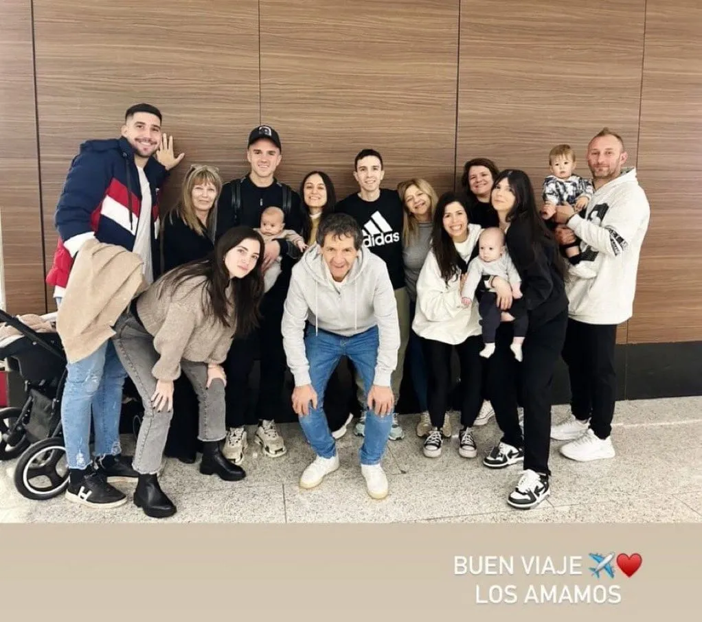 La foto que subió Palavecino junto a su familia antes de emprender viaje a México.