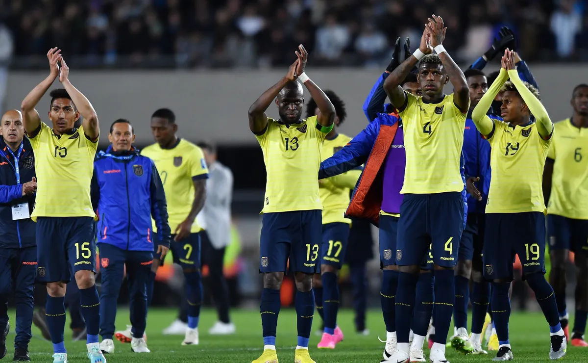 Los jugadores de Ecuador festejan un triunfo.