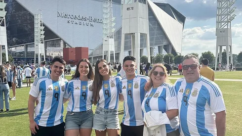 La familia de Julián Álvarez, firme junto al goleador de la Selección Argentina en la Copa América 2024 (FOTO: Instagram/ @emiliafferrero).
