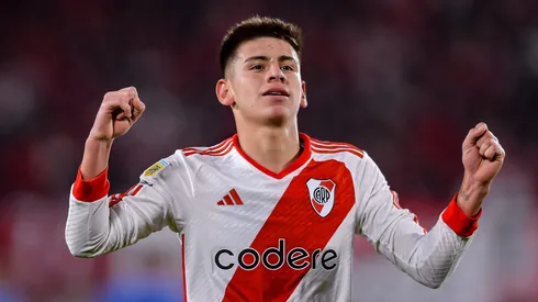 El Diablito Echeverri festeja su gol