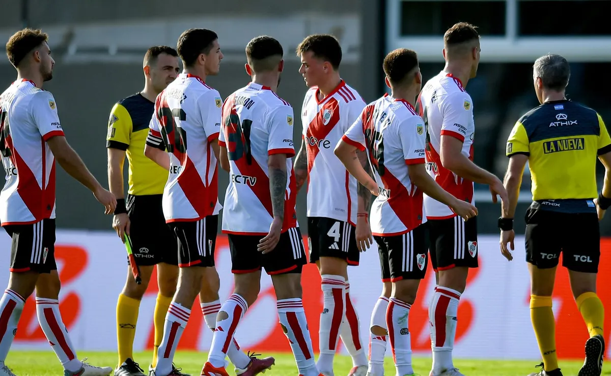 River jugó mal y se fue con las manos vacías frente a Riestra.