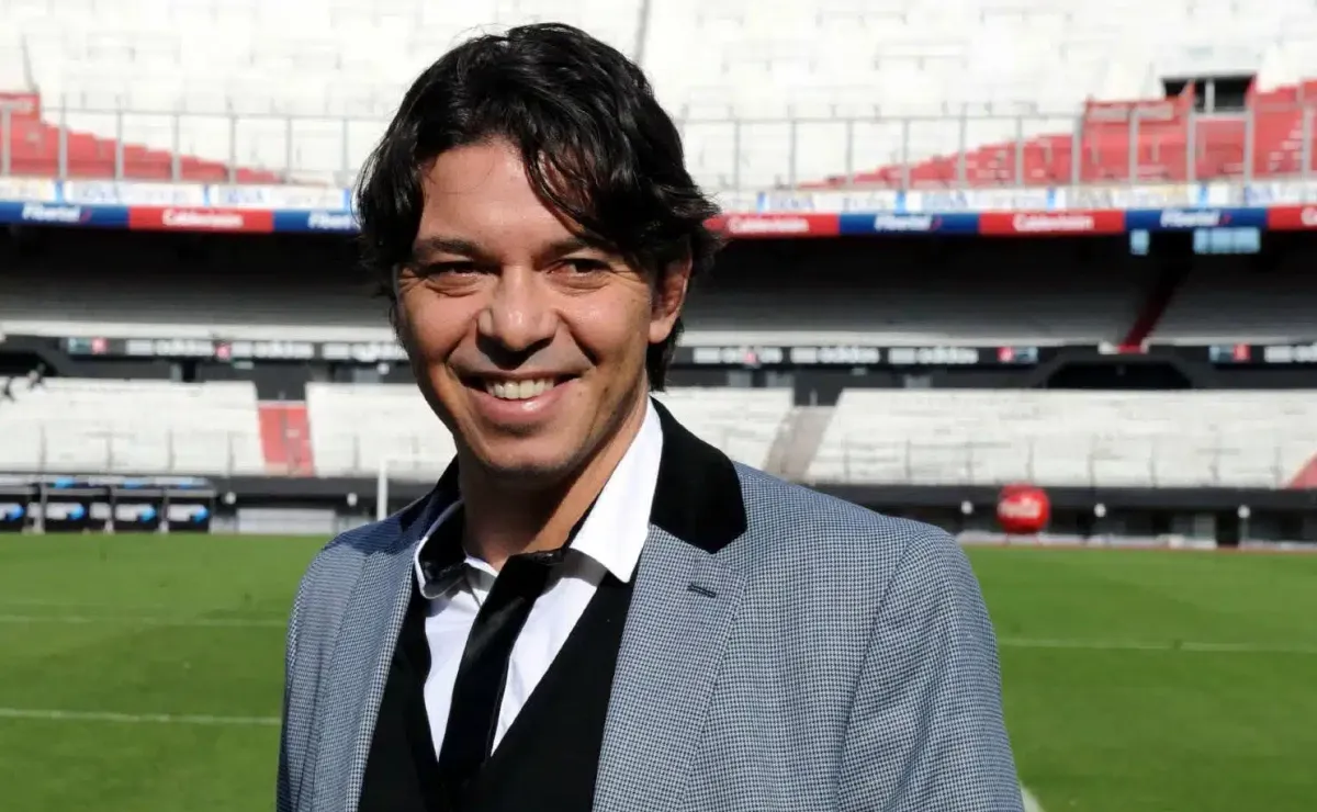 10 años después de su presentación, Gallardo vuelve a River.
