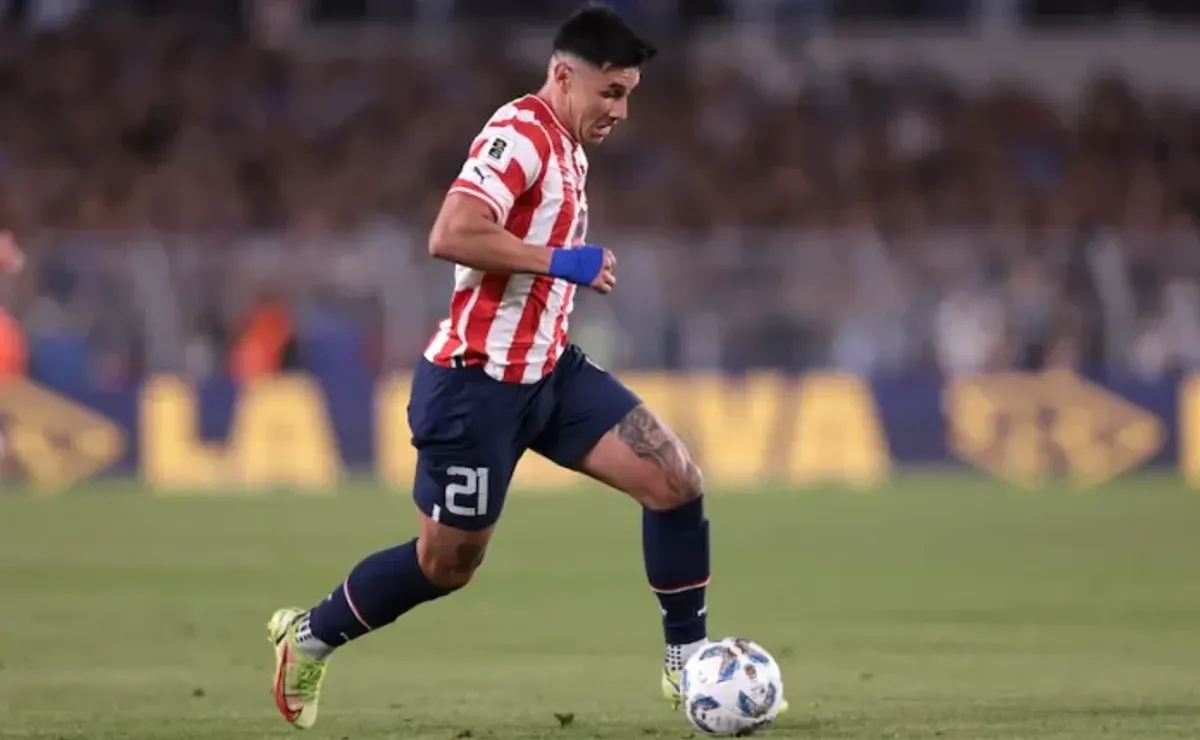 Adam Bareiro no va ni al banco contra Uruguay.